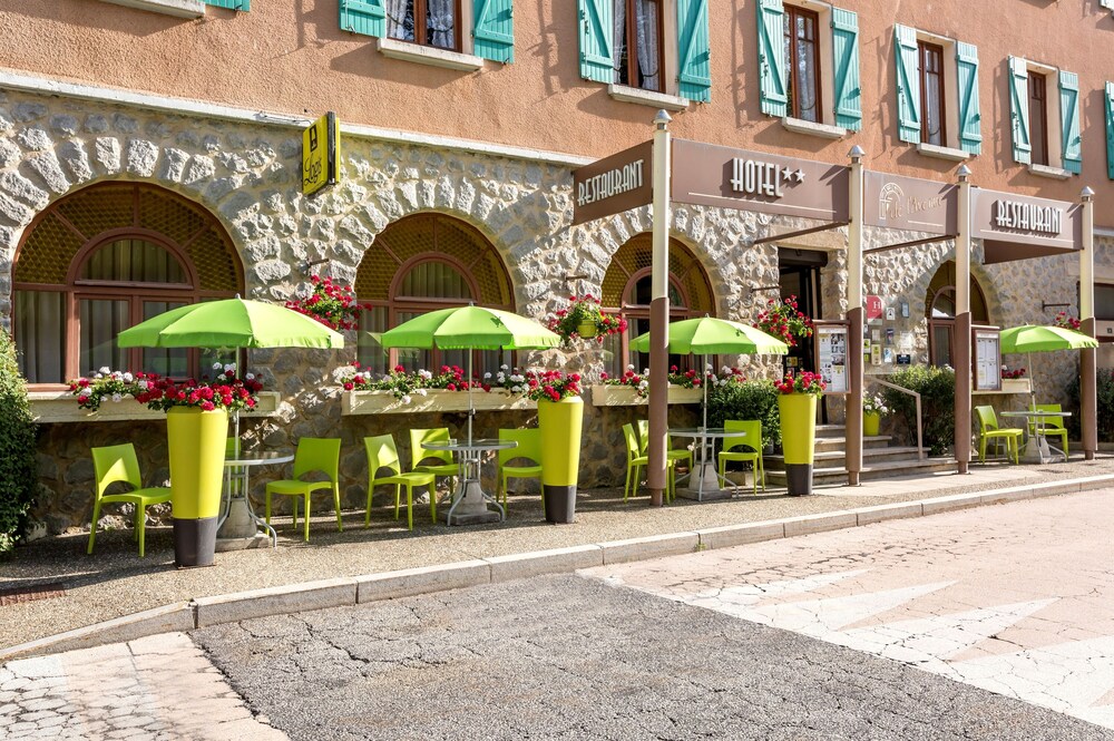 Logis Hôtel de L'Avenue — hotel in Dunieres
