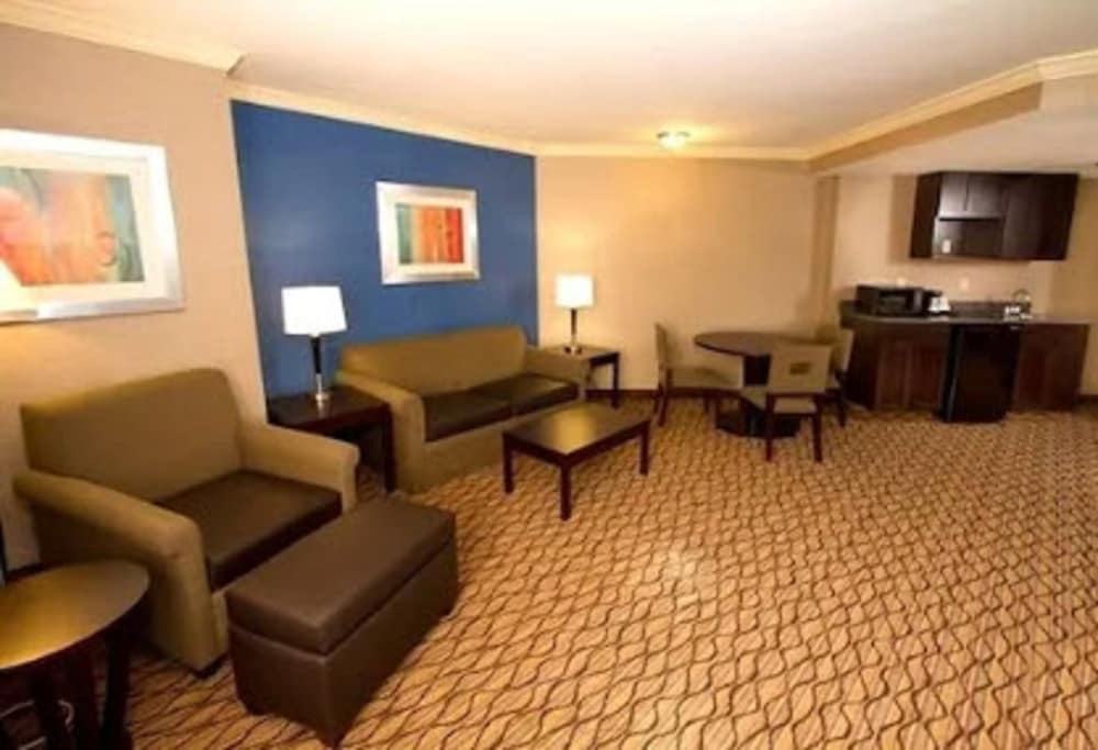 Holiday Inn Express Port Hueneme by IHG - photo 17