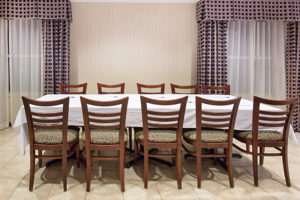 Abilene Inn & Suites - photo 27