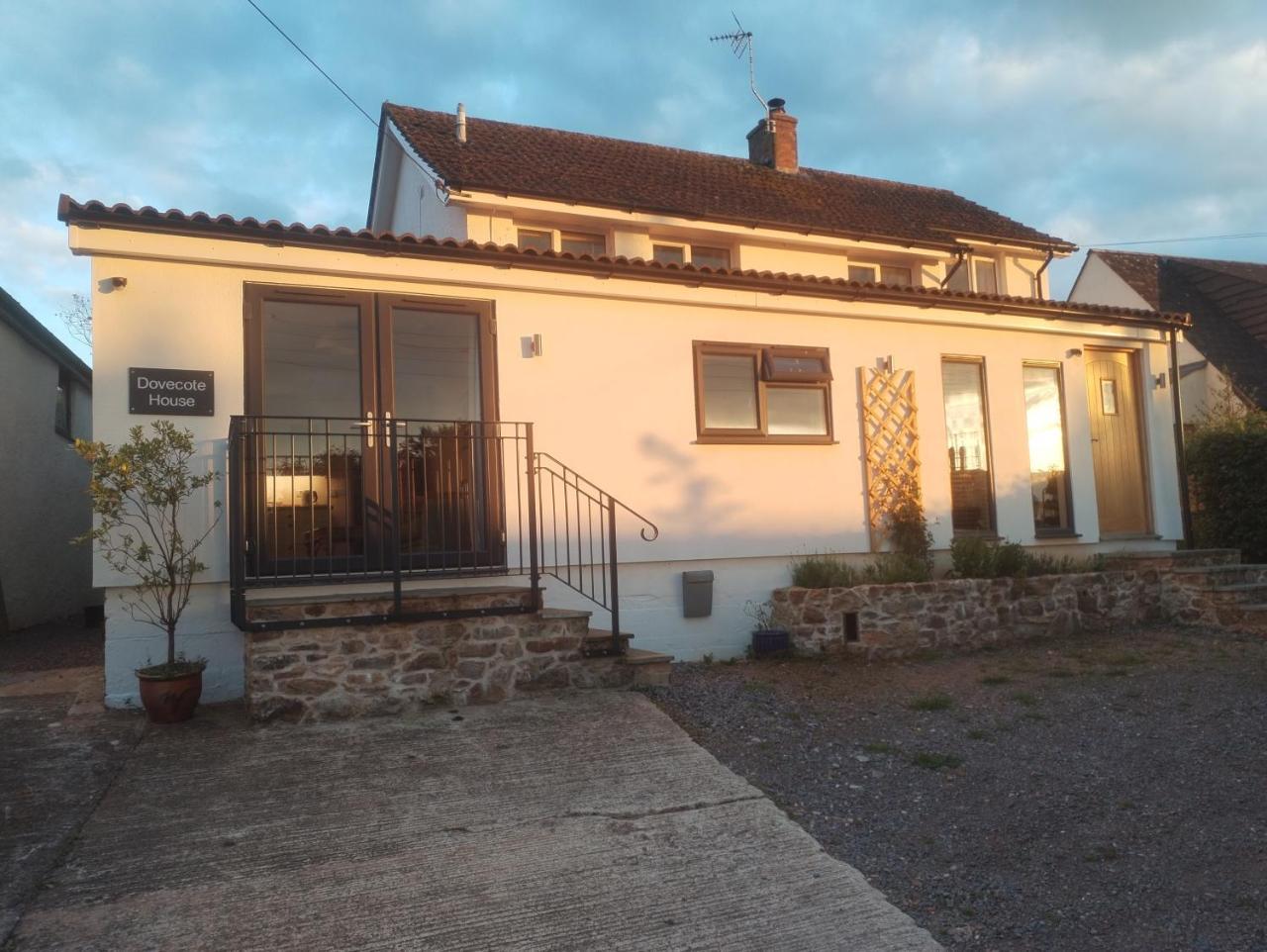 Spacious and sunny accommodation with Underfloor heating throughout — 4-Star Luxury Hotel in Cullompton, United Kingdom