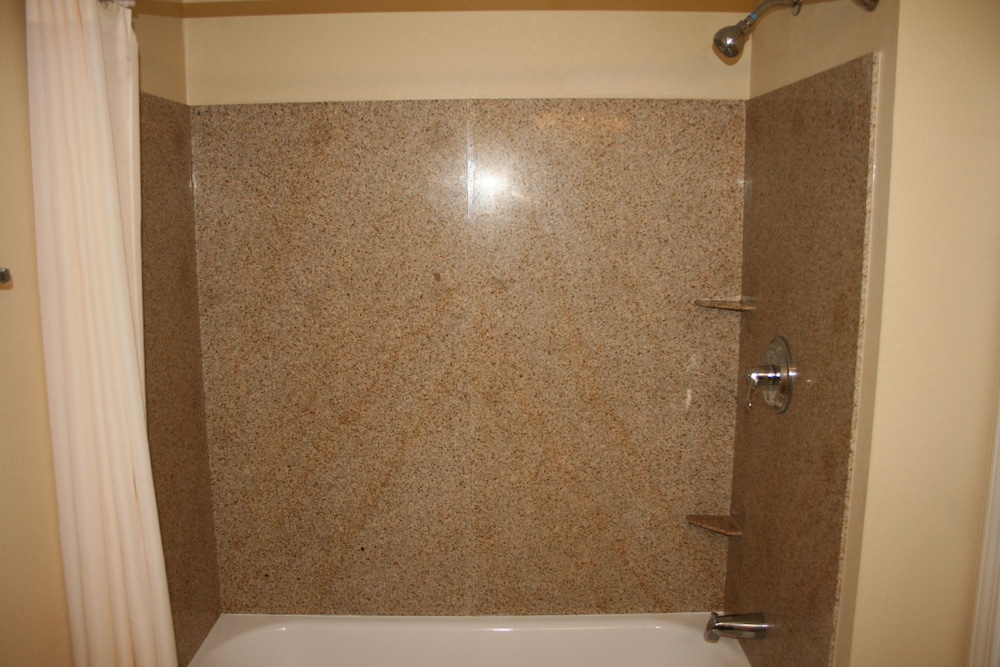 MainStay Suites Jacksonville near Camp Lejeune - photo 34