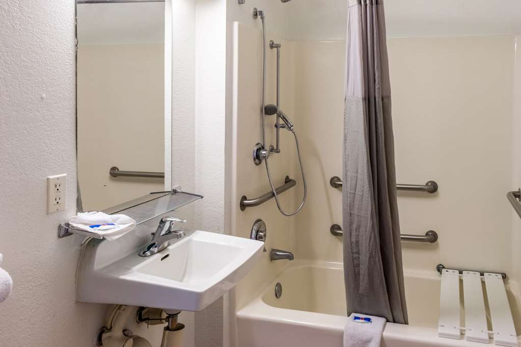 Motel 6 Bakersfield CA East - photo 23
