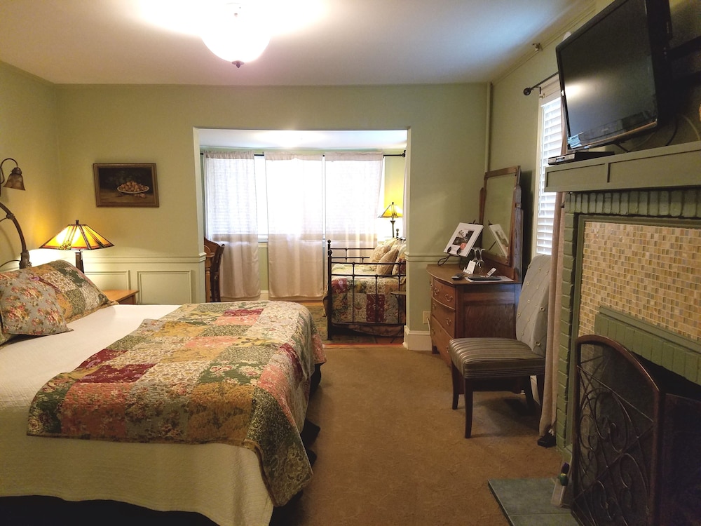 Vandiver Inn - photo 9