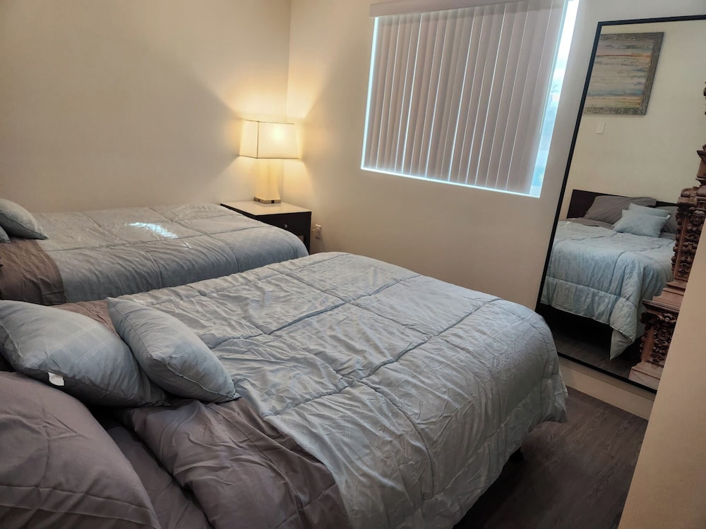 Urban Chic Apart Hotels in Central LA - photo 33