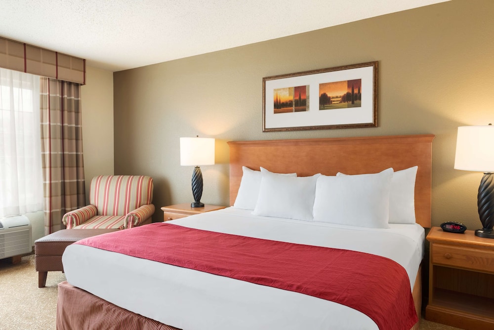Country Inn & Suites by Radisson Davenport Quad Cities - photo 10