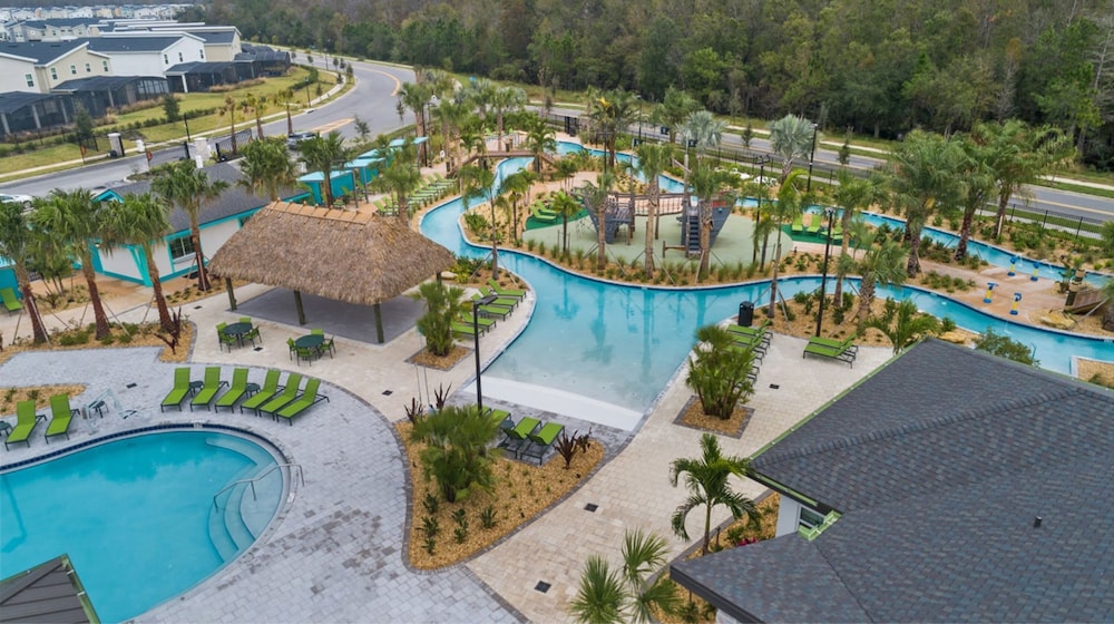 Bright & Airy 5BR Resort Home with Pool - photo 45