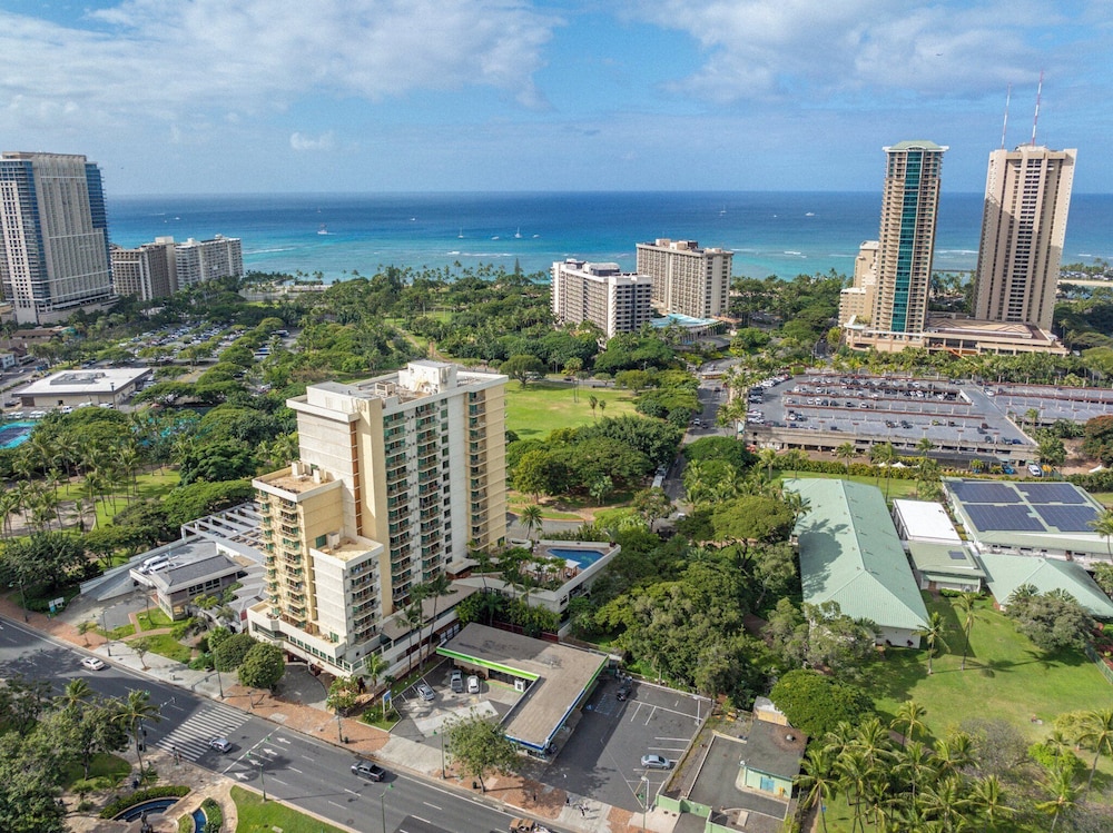 Luana Waikiki Hotel & Suites - photo 179