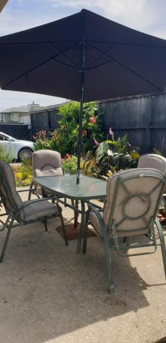 Warm & welcome on Whiteley in New Plymouth, New Zealand