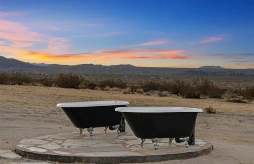 Estrella Perdida Joshua Tree Off Grid Soaking Tub — Joshua Tree