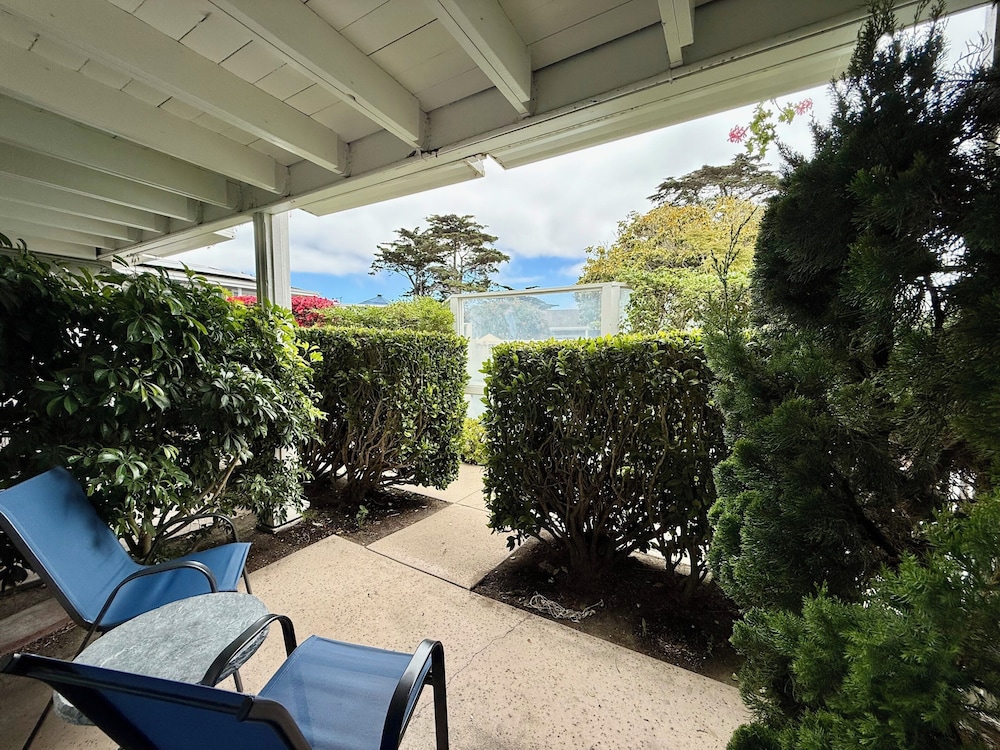 Monterey Bay Lodge - photo 27