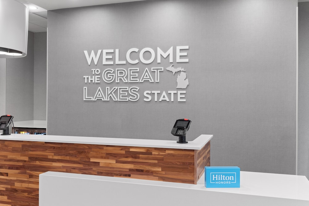 Hampton Inn Saline - photo 6