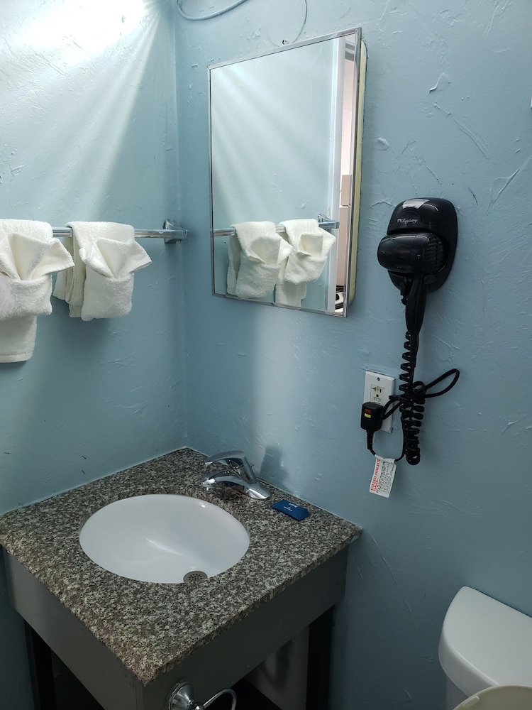 Topaz Motel - photo 33