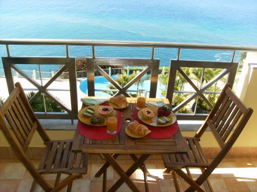 Oceanfront Apartment — 4-Star Luxury Hotel in Funchal, Portugal