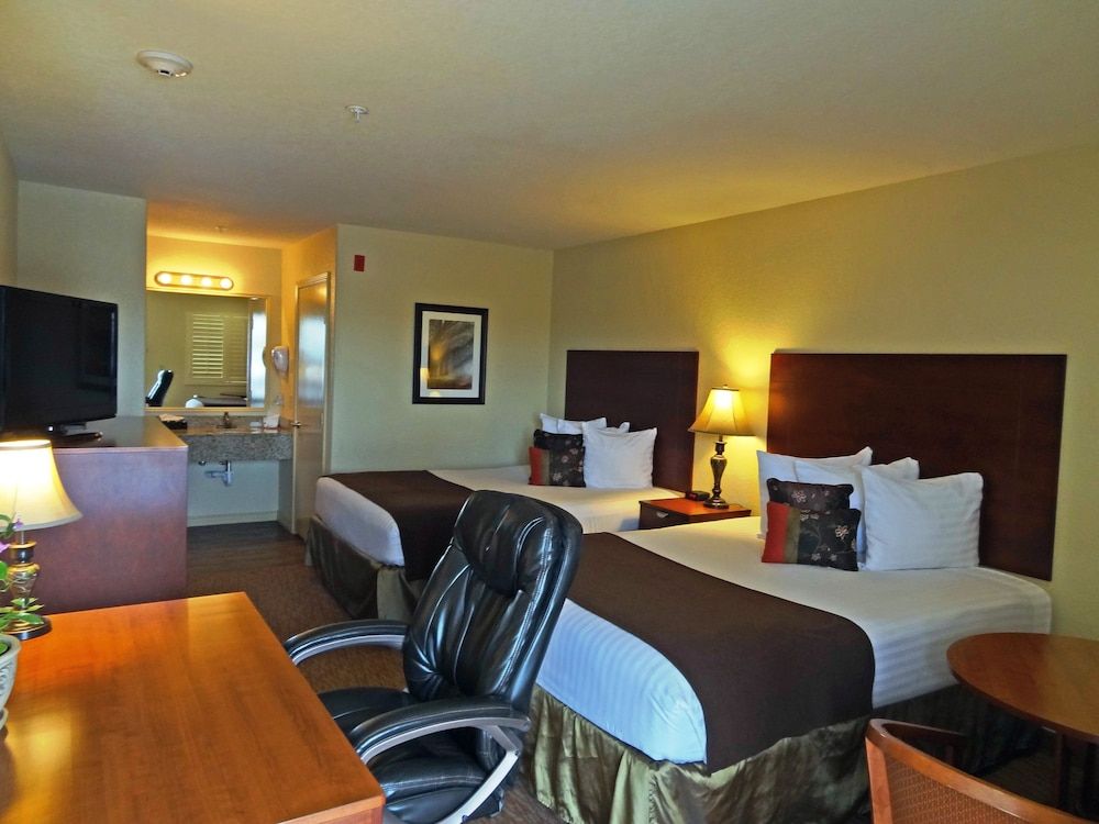 Kenedy Inn & Suites - photo 15