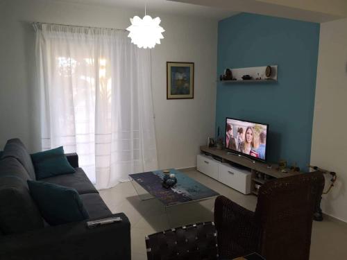 Menta Apartment — 4-Star Luxury Hotel in Nea Iraklitsa, Greece