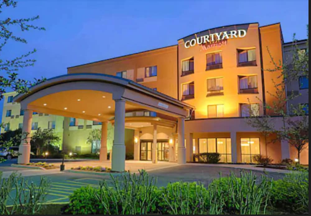 Courtyard by Marriott Salisbury - photo 32