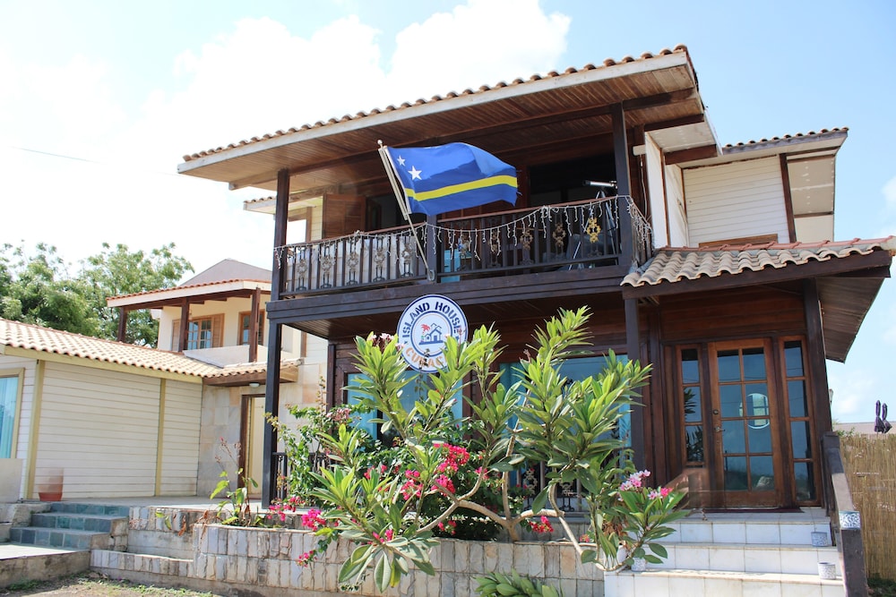 Island House Curacao near Curacao International Airport — 4-Star Luxury Hotel in Willemstad, CURAÇAO