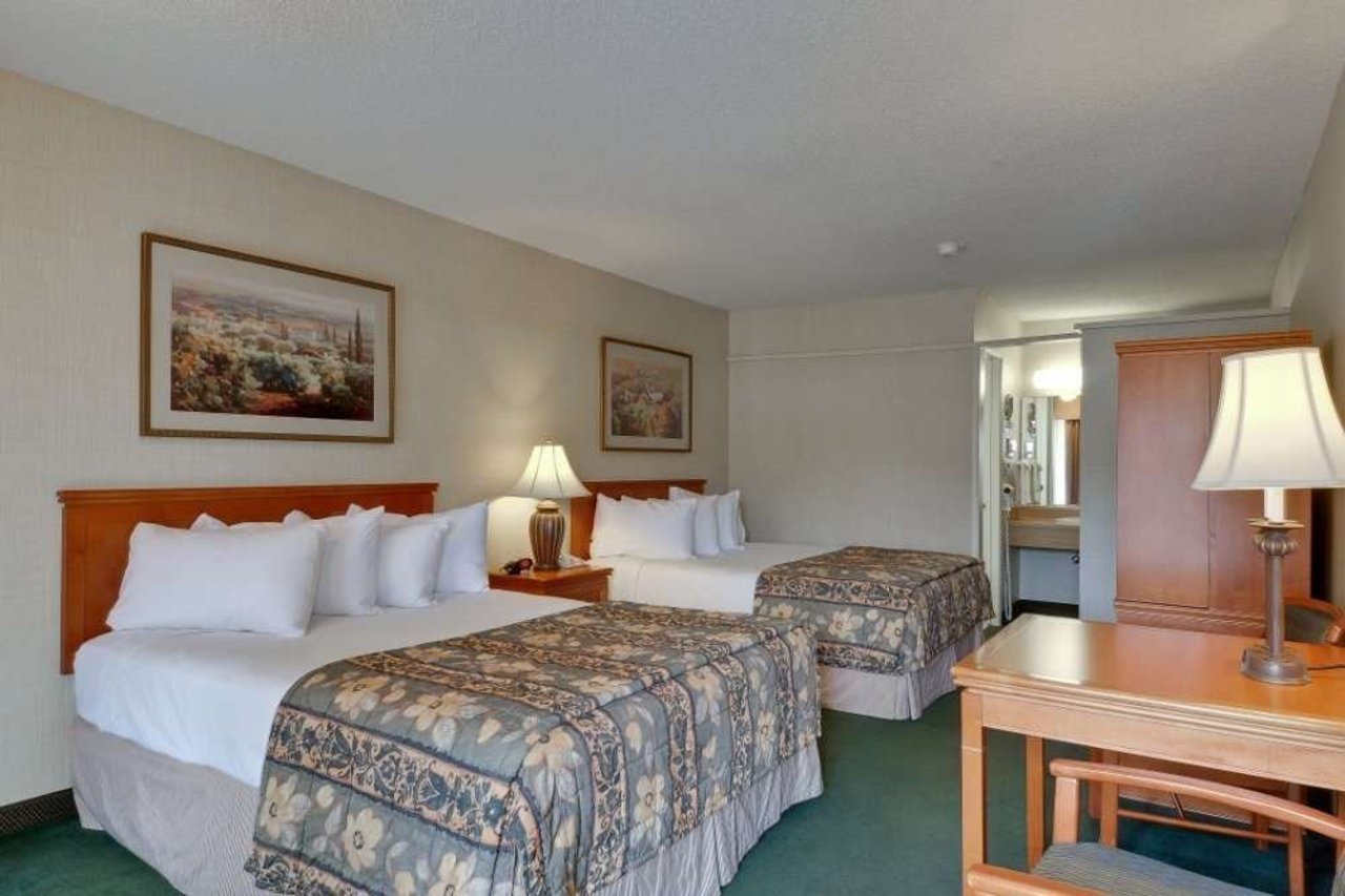 Vagabond Inn Ventura - photo 8