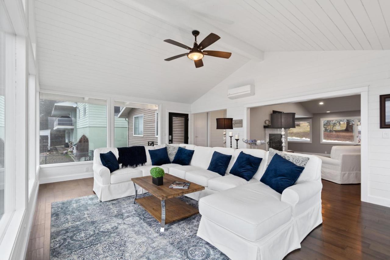 Lakeview Luxury in Hope, United States