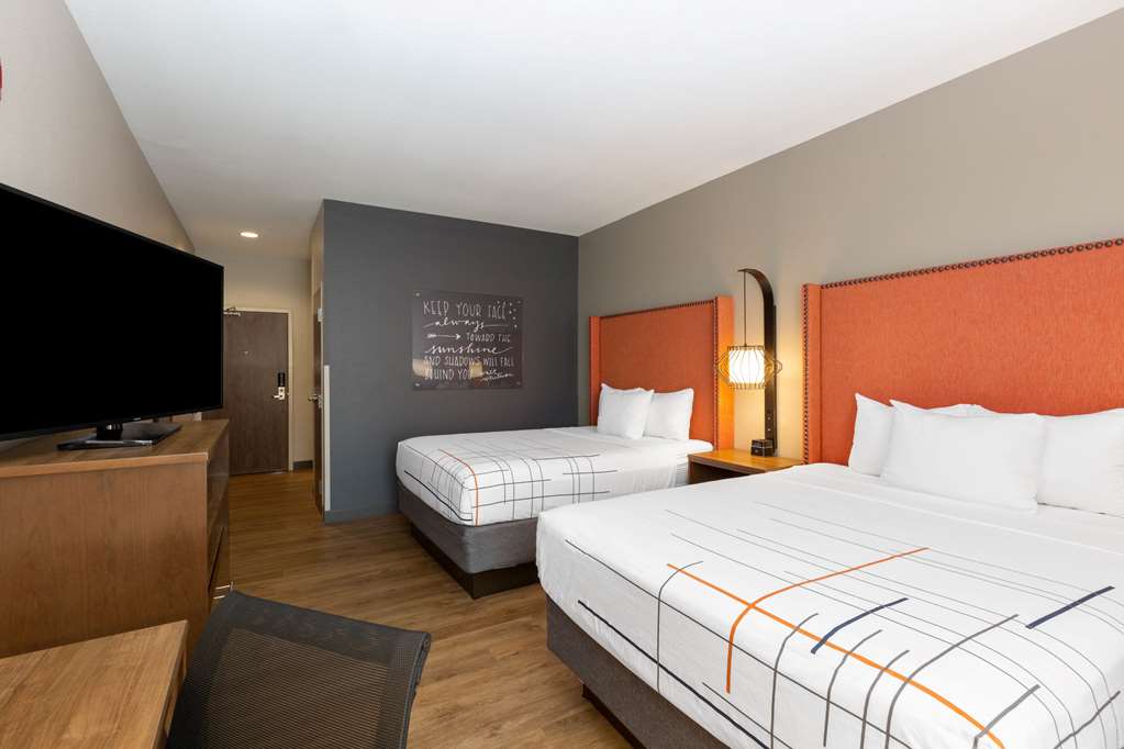 La Quinta by Wyndham Altoona Des Moines - photo 16