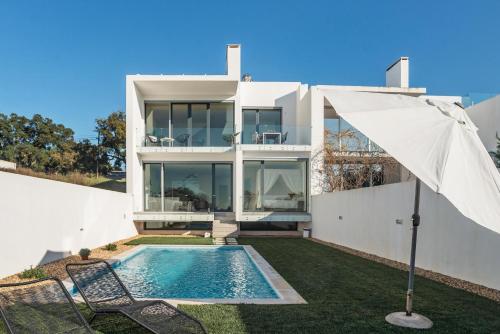 Lemon Tree Home — 4-Star Luxury Hotel in Sesimbra, Portugal