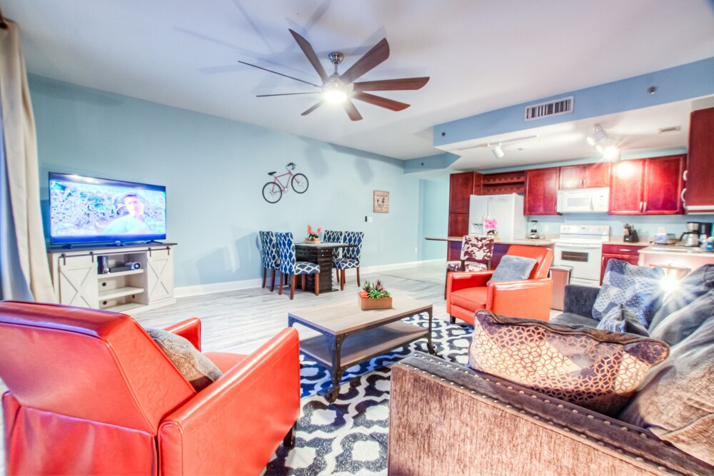 Laketown Wharf Resort by Aneliya's Rentals - photo 595