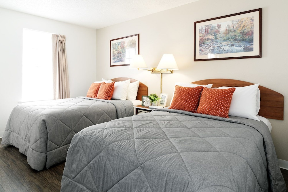 InTown Suites Extended Stay Louisville KY Wattbourne Lane - photo 5
