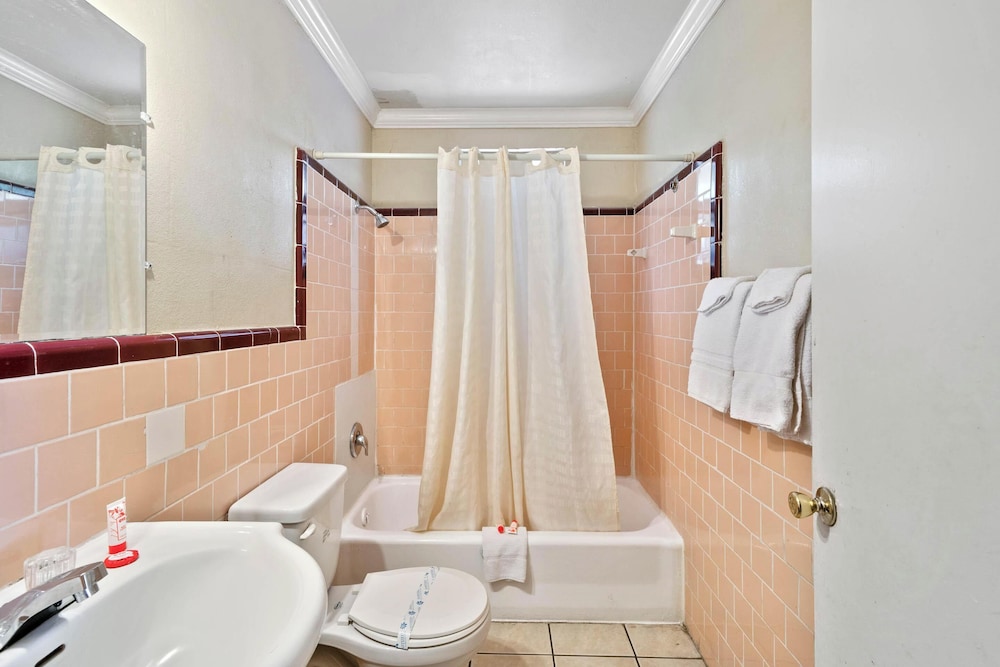 Oyo Hotel Beeville Us 181 - photo 52