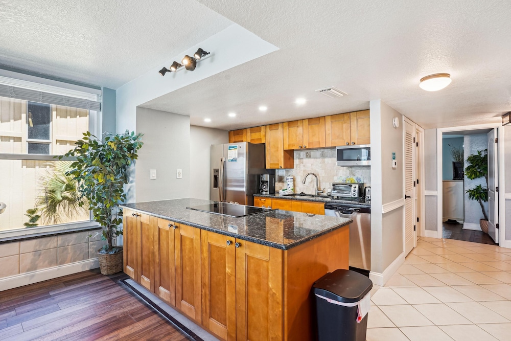 Madeira Vista 201 — 4-Star Luxury Hotel in Saint Pete Beach, United States