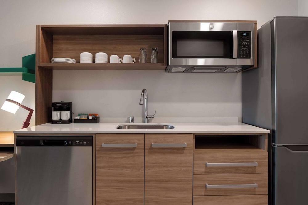 Home2 Suites by Hilton Sheboygan - photo 18