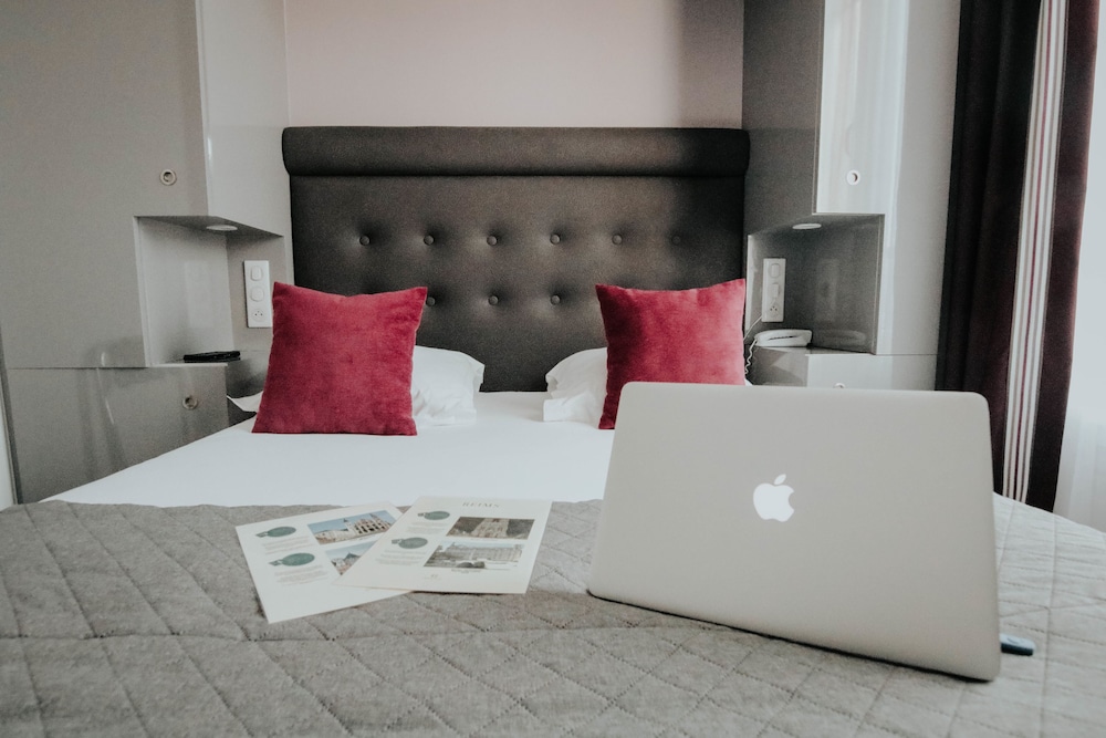 Hotel Crystal Reims Centre in Reims, France