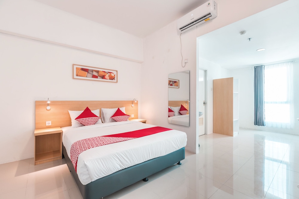 OYO Flagship 1170 The Habitat Karawaci in Tangerang, Indonesia