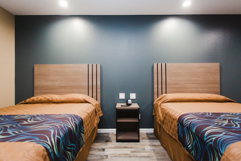 Budget Host Inn and Suites - photo 23