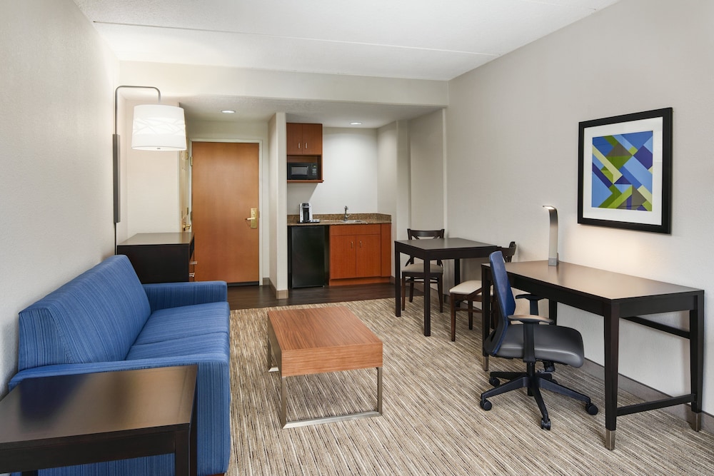 Holiday Inn Express & Suites Jacksonville SE Med Ctr Area by IHG - photo 22