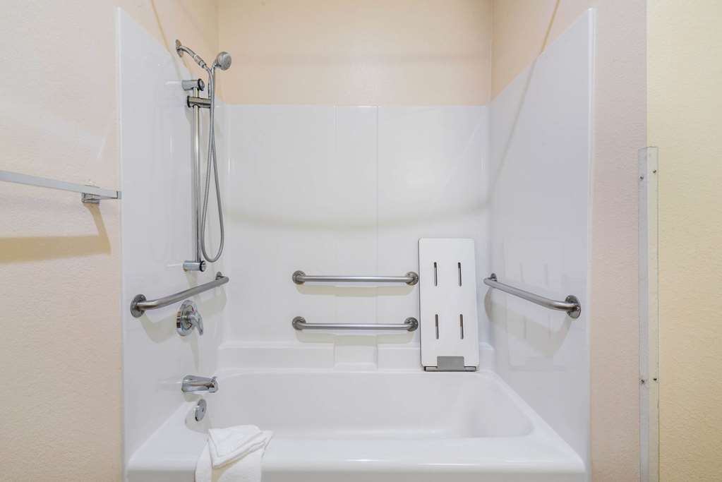 La Quinta Inn & Suites by Wyndham Belgrade Bozeman Airport - photo 15