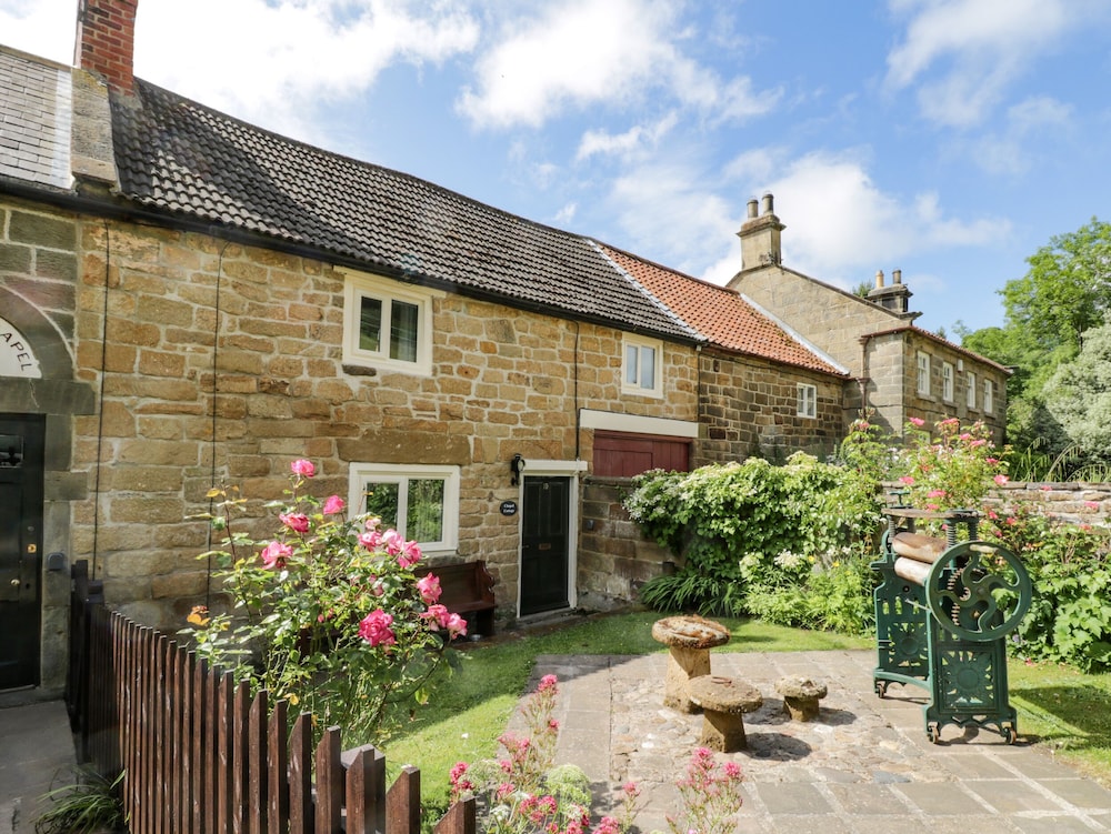 Chapel Cottage — 4-Star Luxury Hotel in Redcar, United Kingdom