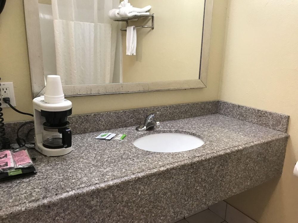 Budget Inn Madill - photo 4