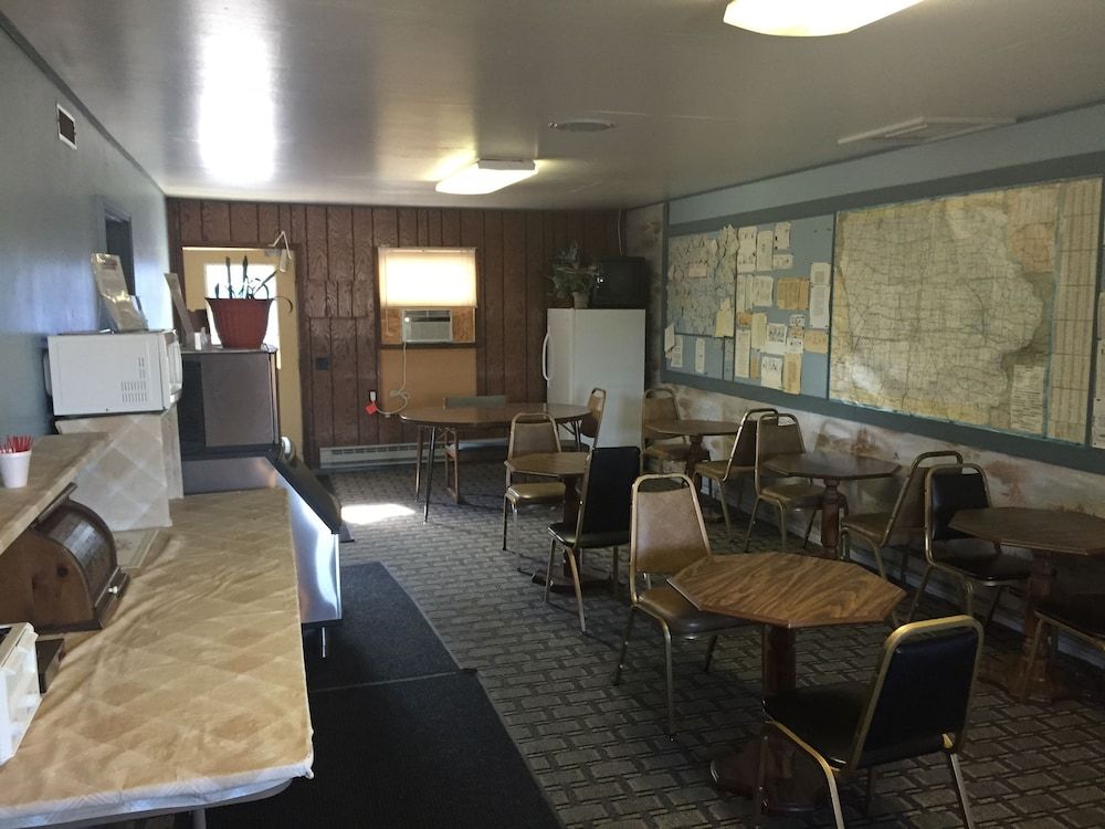 Burr Oak Motel - photo 30