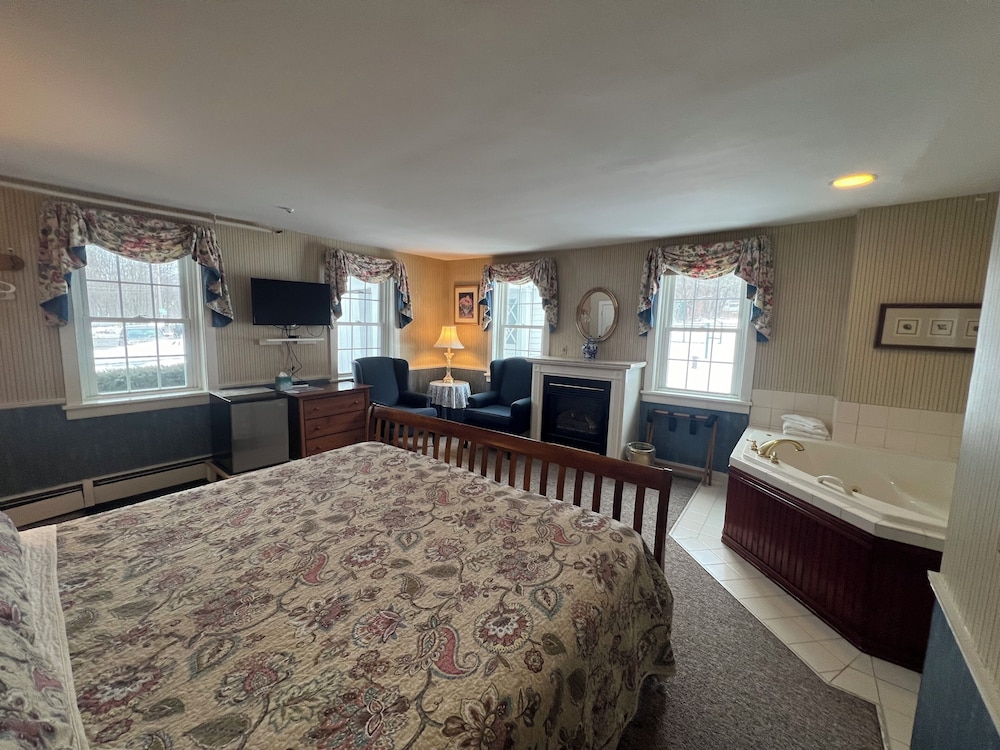 Echo Lake Inn - photo 6