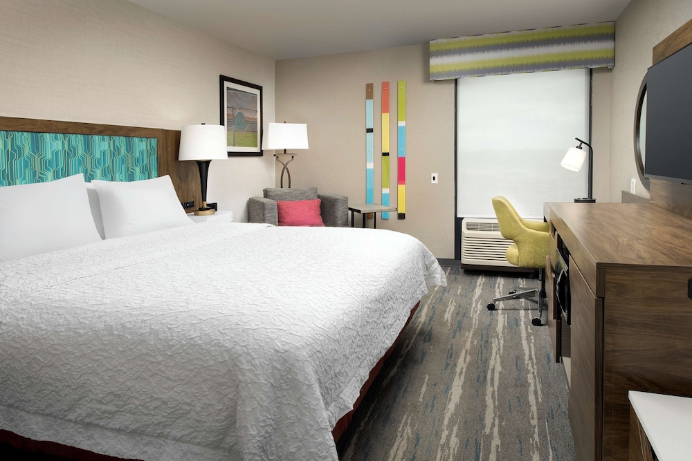 Hampton Inn College Park - photo 15