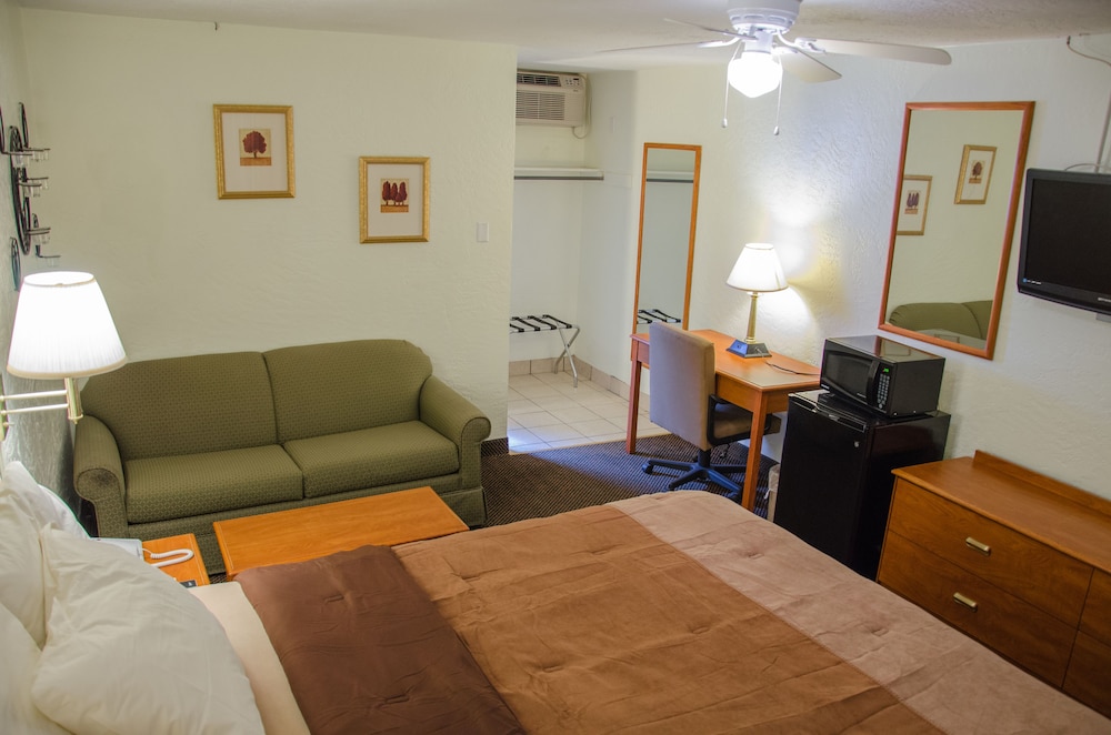 Budget Inn and Suites Colby - photo 10
