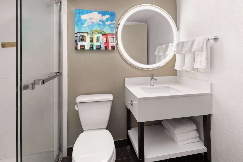 La Quinta Inn & Suites Washington DC Capital NoMA - photo 27