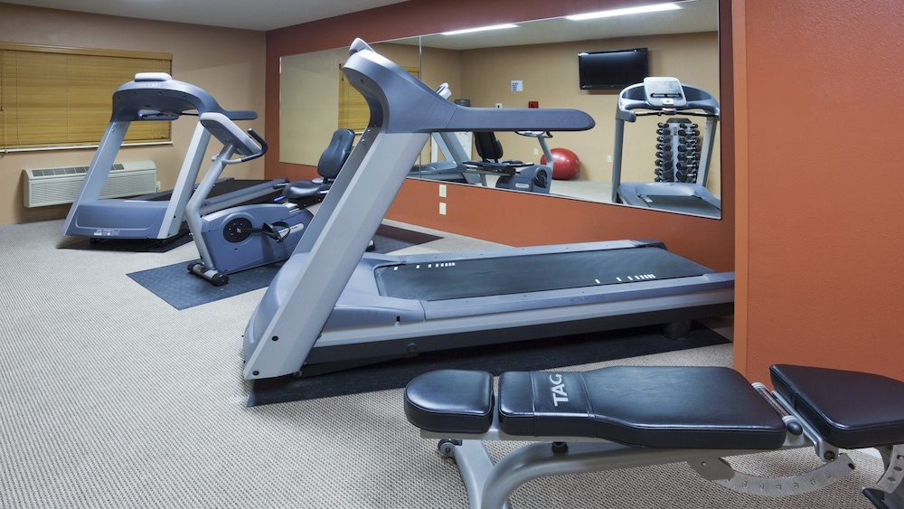 Holiday Inn Express Deforest - photo 21