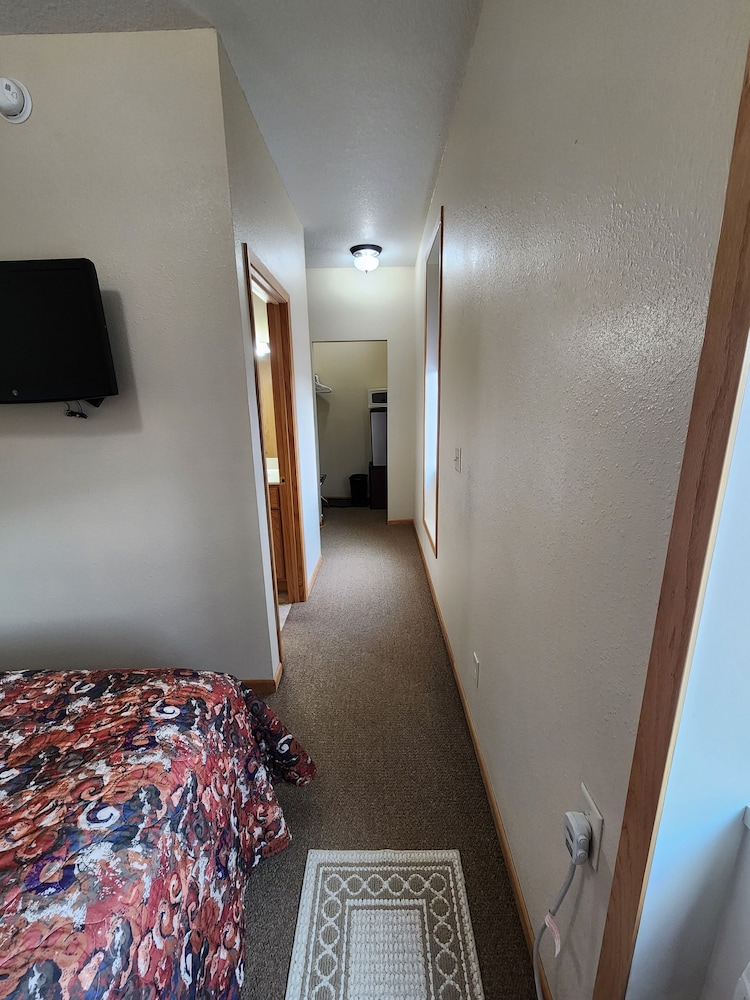 Underwood Inn - photo 3
