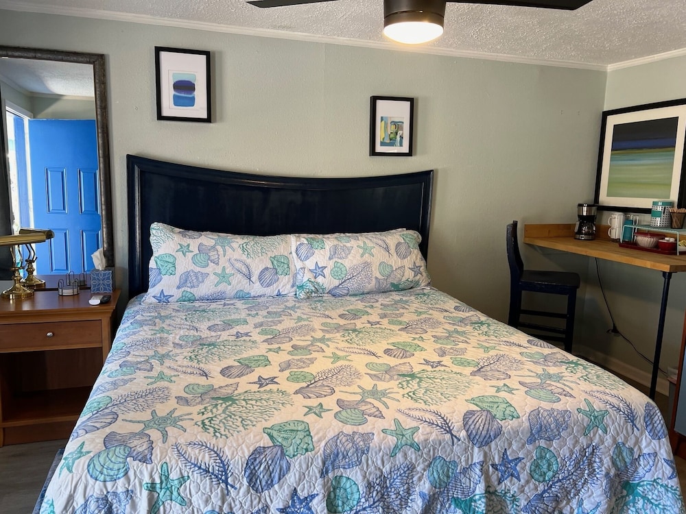 The Panacea Motel - photo 17