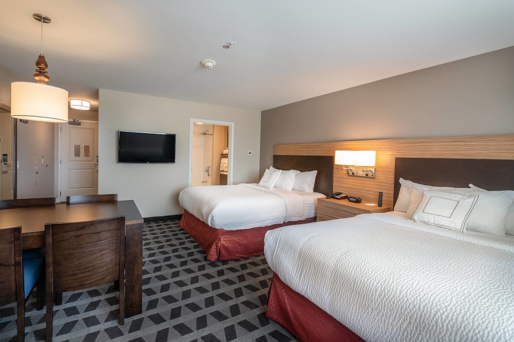 TownePlace Suites by Marriott Milwaukee Oak Creek - photo 8