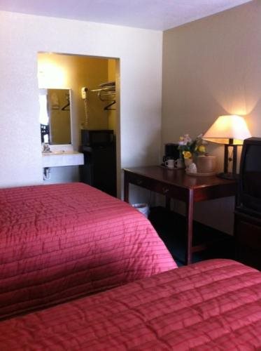 Gold Inn — hotel in Hutchins