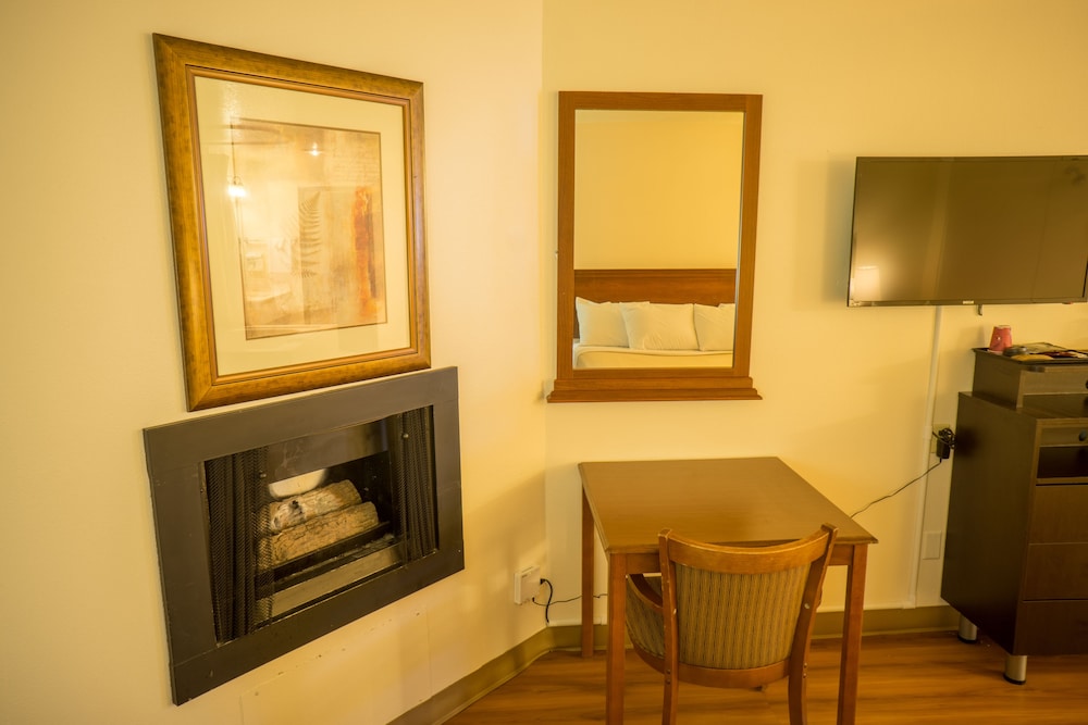 Sunnyside Inn & Suites - photo 10