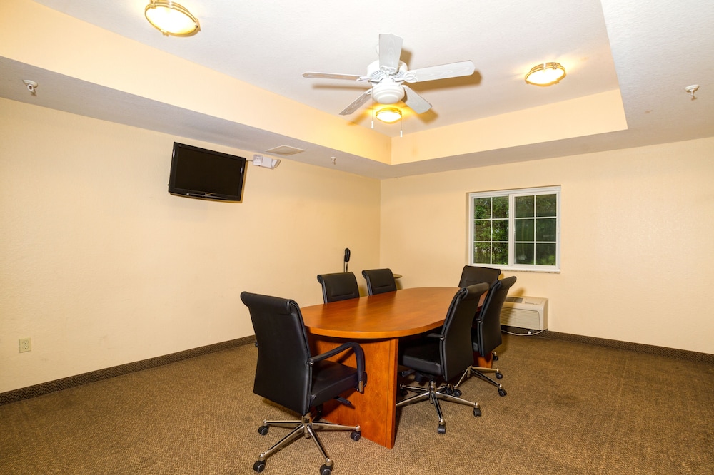 Candlewood Suites Ft Myers I 75 By IHG - photo 12