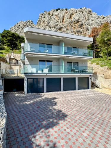 Apartments Elin — 4-Star Luxury Hotel in Omis, Croatia